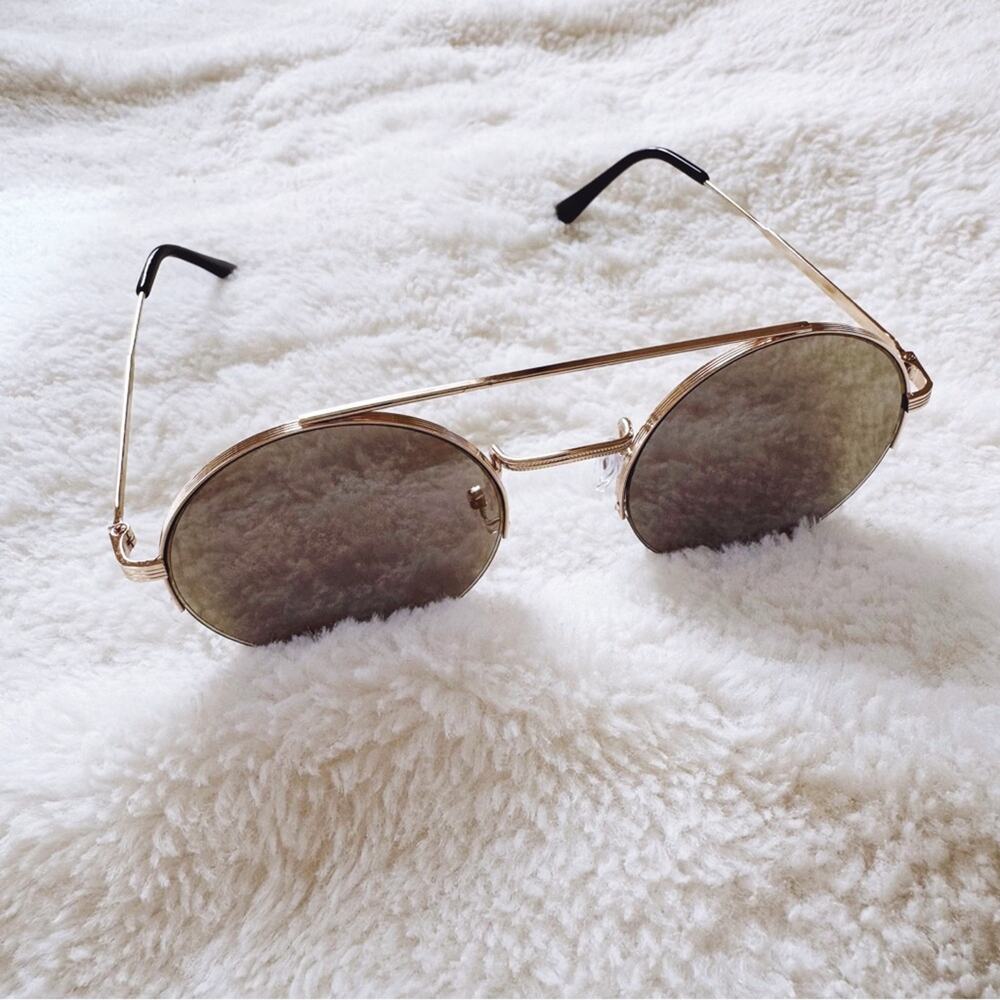 Carly Mirrored Gold Chic Round Sunglasses - Picture 6 of 11